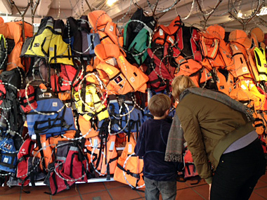 Life Jackets - Installation von Fred George und Andrew Wakeford