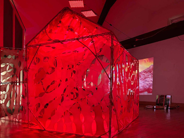 Ausstellungsraum während der Ausstellung zum Markgräfler Kunstpreis 2024